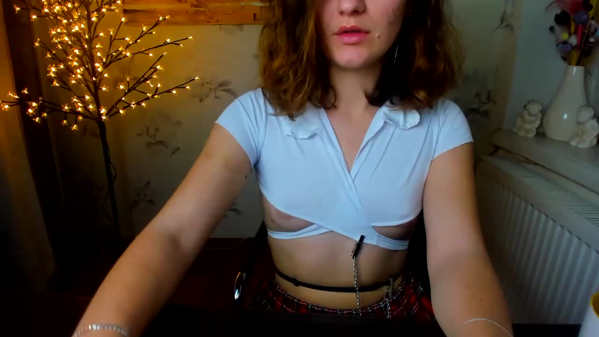 Gallery image thumbnail from ScarletCruz's myfreecams stream on, 01/02/2023, 12:05 image 18 of 20