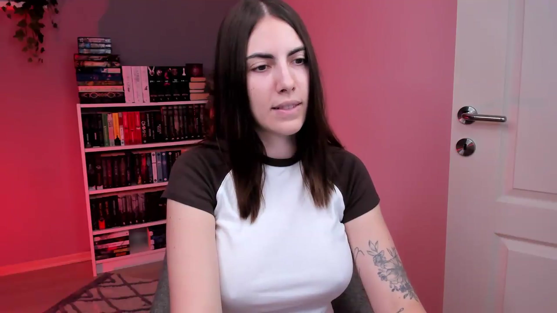 Gallery image thumbnail from ScarletHeart's myfreecams stream on, 07/22/2026, 19:43 image 9 of 20