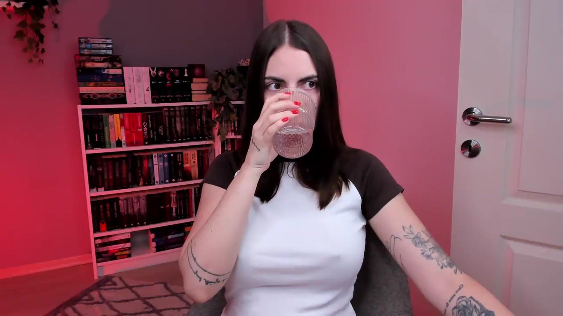 Gallery image thumbnail from ScarletHeart's myfreecams stream on, 07/22/2026, 19:43 image 11 of 20