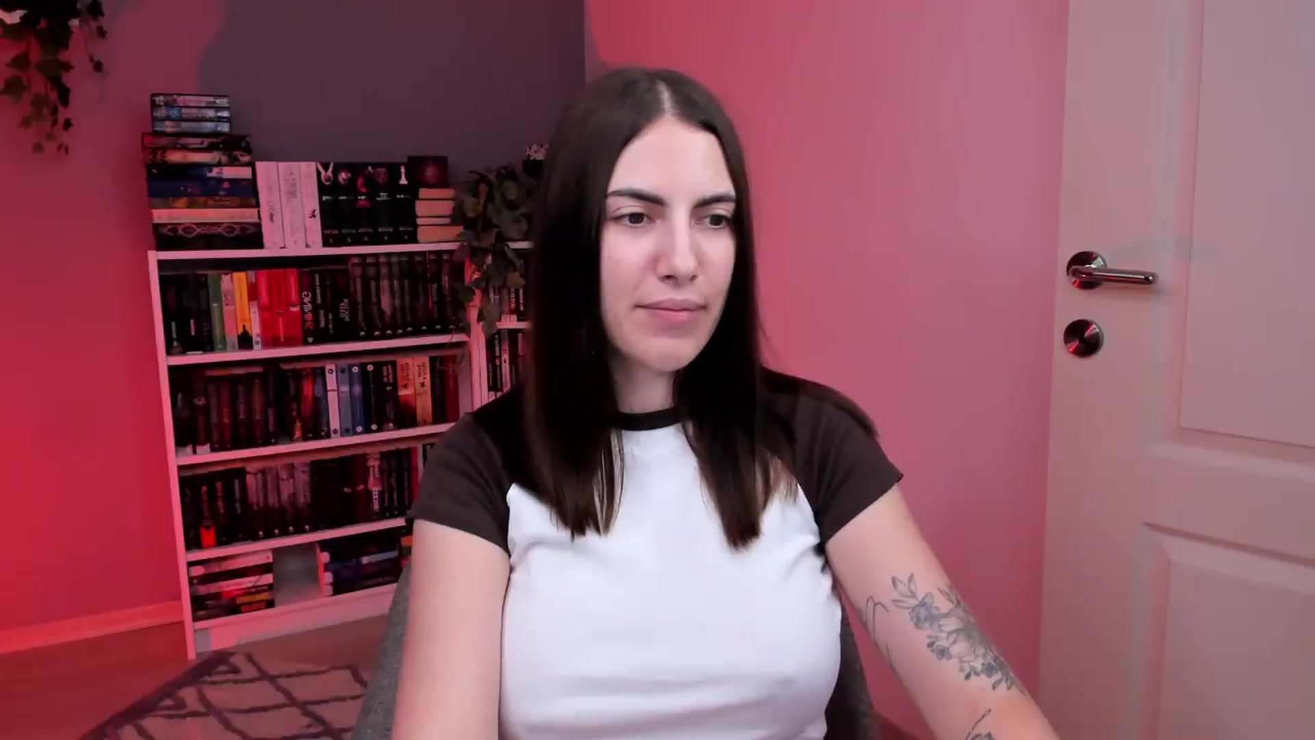 Gallery image thumbnail from ScarletHeart's myfreecams stream on, 07/22/2026, 20:25 image 20 of 20