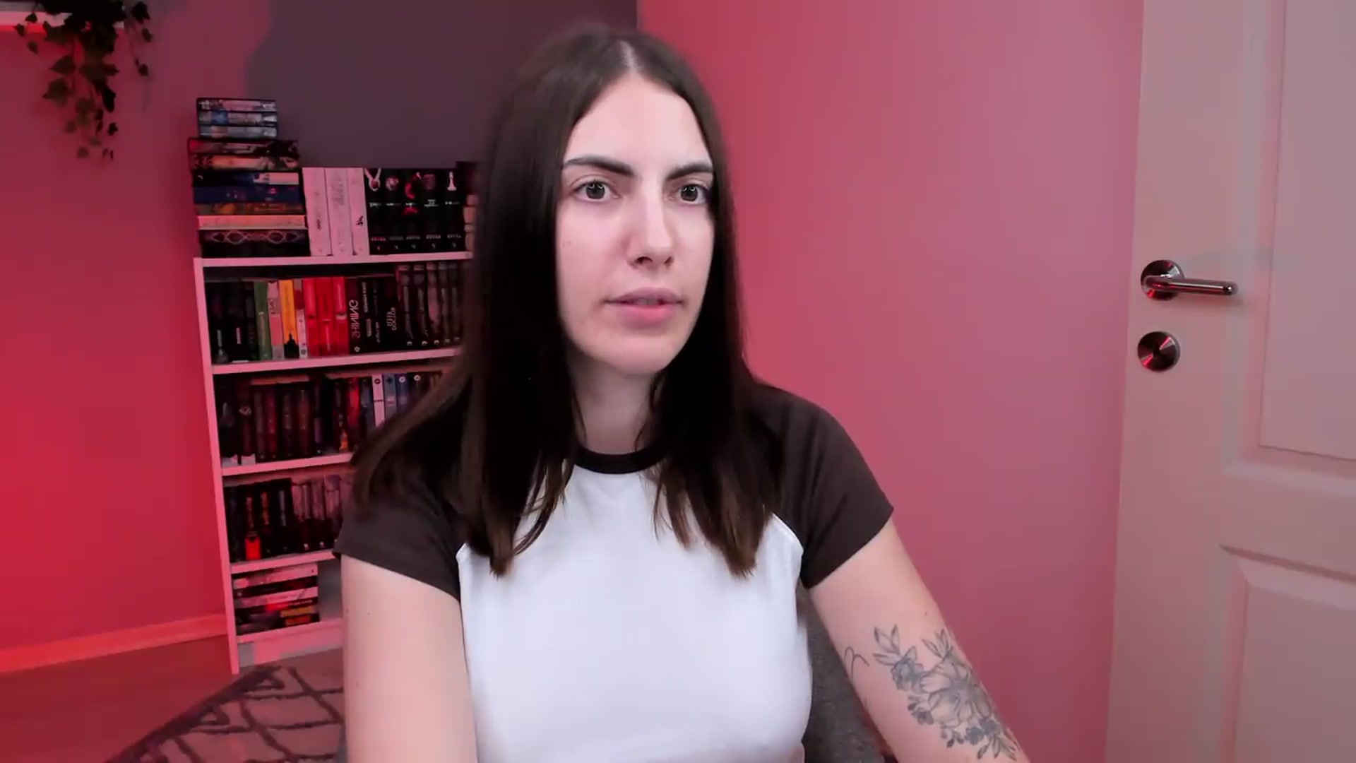 Gallery image thumbnail from ScarletHeart's myfreecams stream on, 07/22/2026, 20:25 image 7 of 20