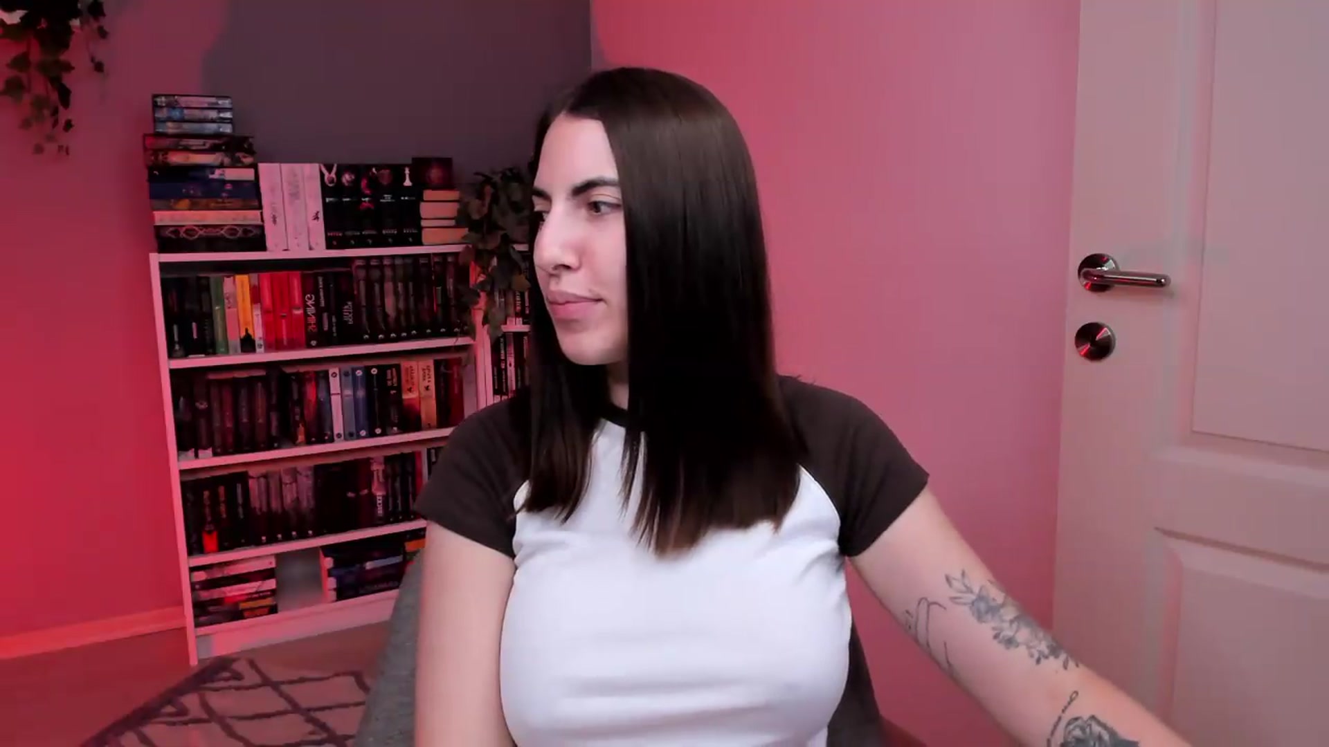 Gallery image thumbnail from ScarletHeart's myfreecams stream on, 07/22/2026, 20:25 image 18 of 20