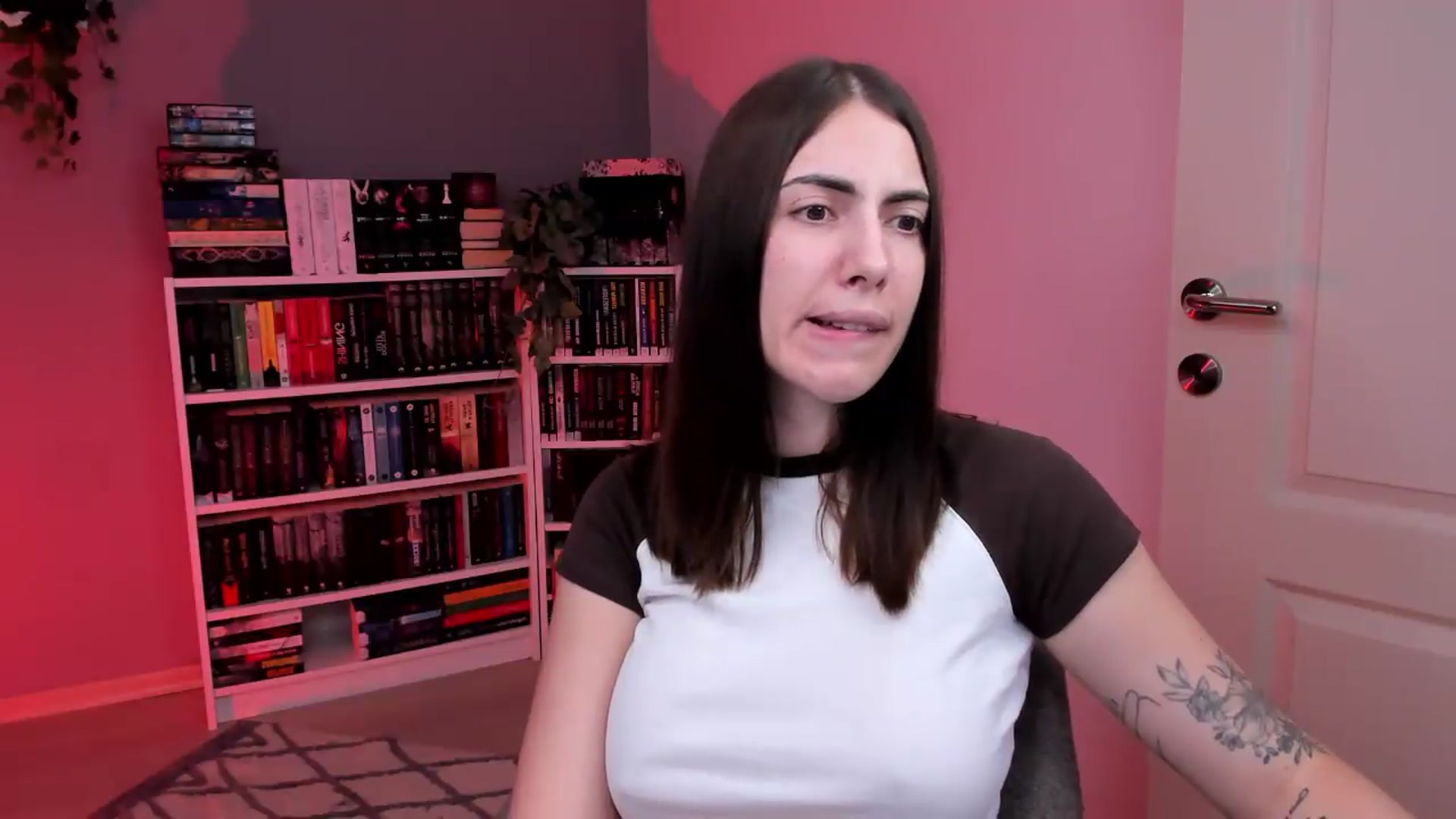 Gallery image thumbnail from ScarletHeart's myfreecams stream on, 07/22/2026, 20:25 image 16 of 20