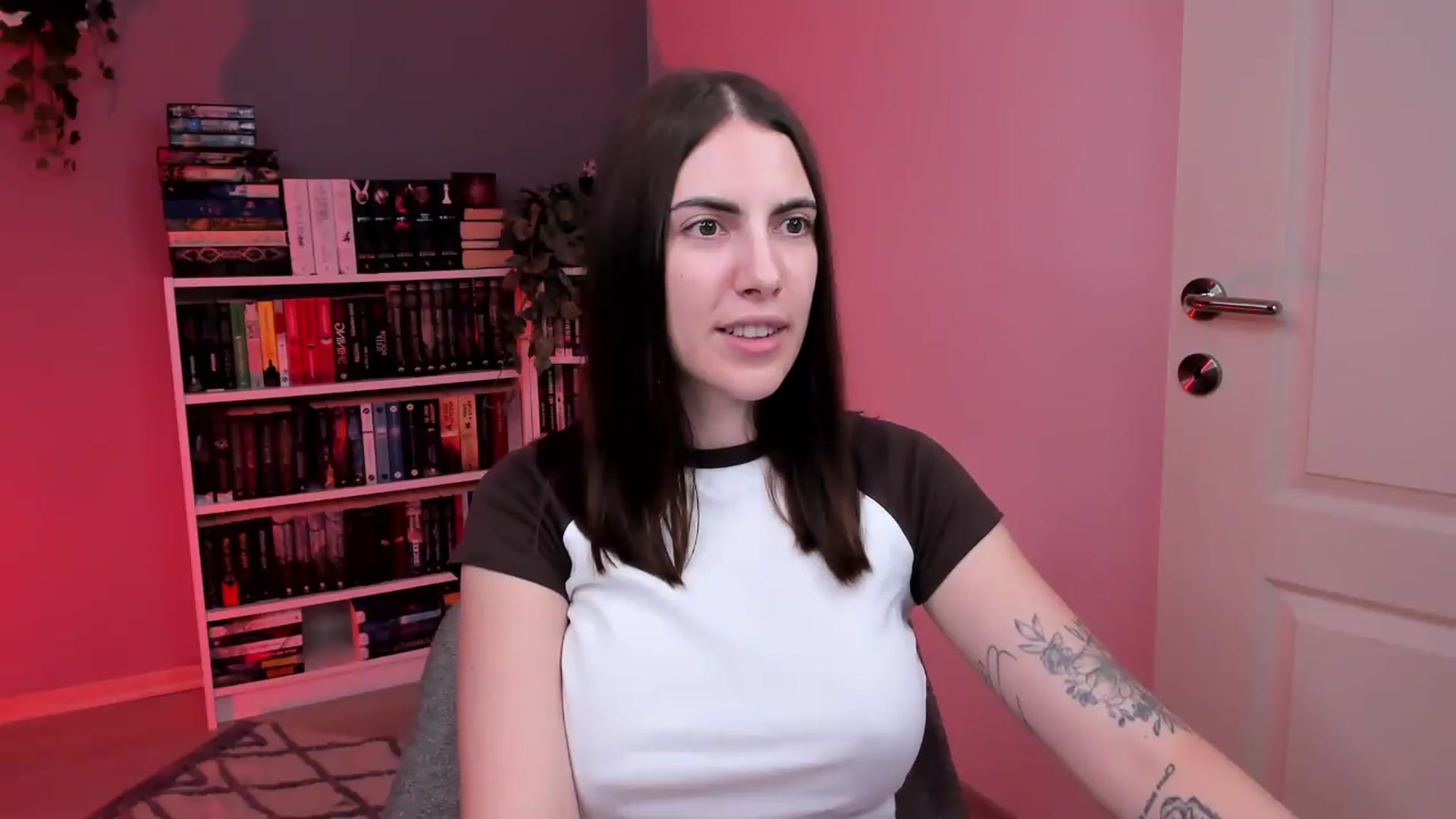 Gallery image thumbnail from ScarletHeart's myfreecams stream on, 07/22/2026, 20:25 image 17 of 20