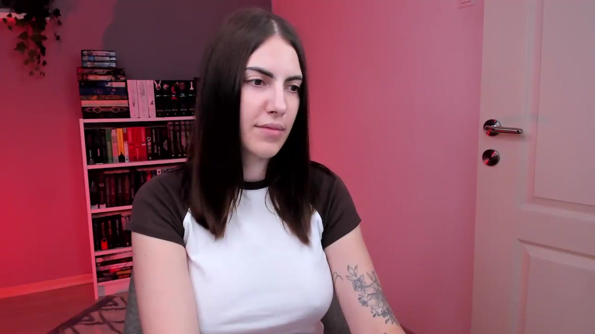 Gallery image thumbnail from ScarletHeart's myfreecams stream on, 07/22/2026, 20:25 image 3 of 20