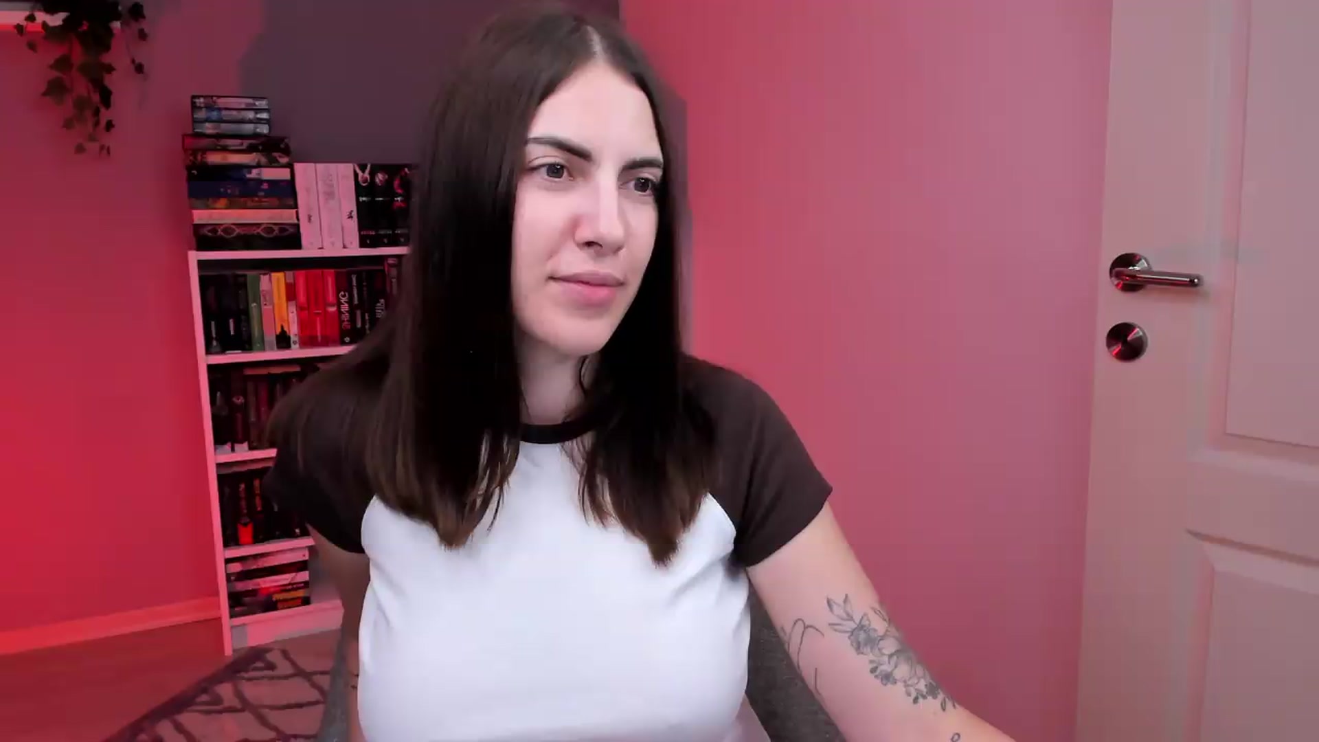 Gallery image thumbnail from ScarletHeart's myfreecams stream on, 07/22/2026, 20:25 image 10 of 20