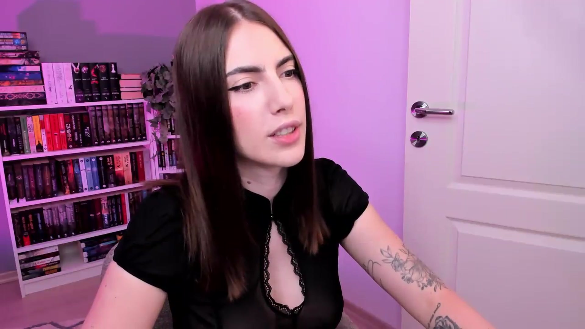 Gallery image thumbnail from ScarletHeart's myfreecams stream on, 08/08/2026, 18:52 image 3 of 20