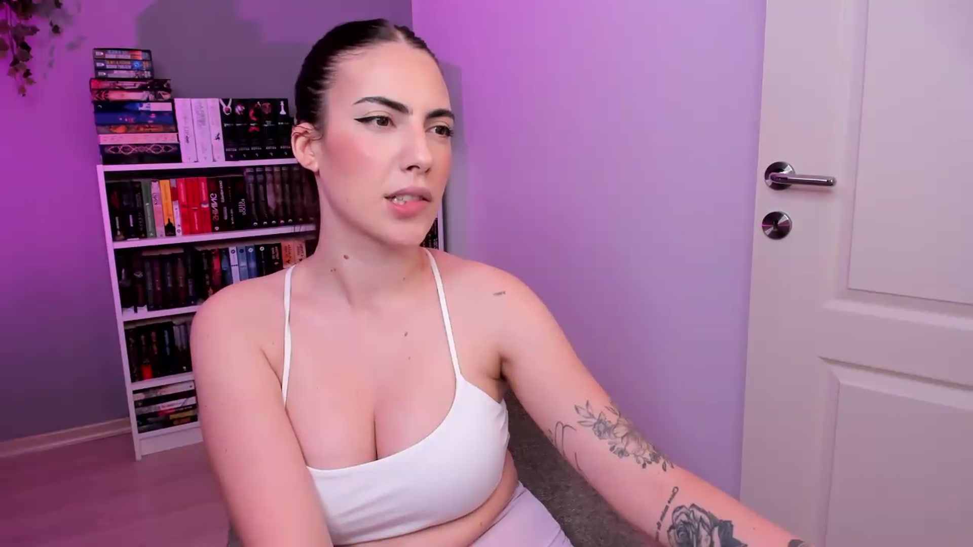 Gallery image thumbnail from ScarletHeart's myfreecams stream on, 08/10/2026, 21:46 image 3 of 20