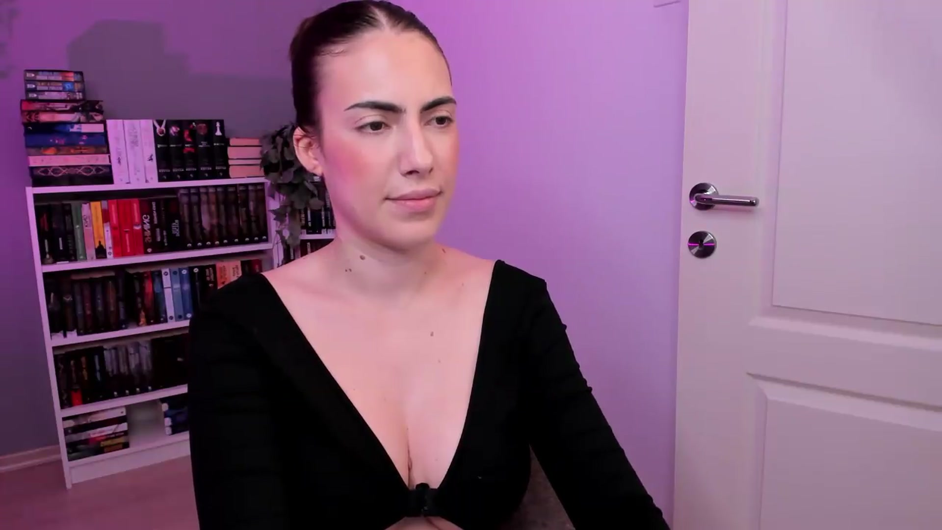 Gallery image thumbnail from ScarletHeart's myfreecams stream on, 08/11/2026, 20:17 image 6 of 20