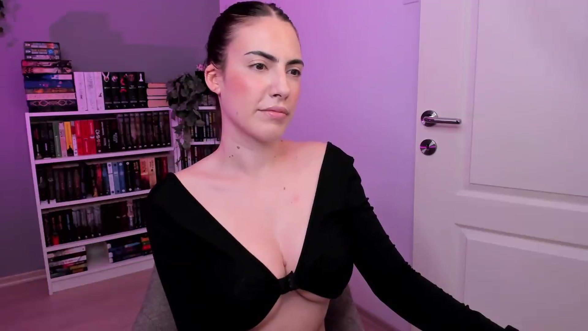 Gallery image thumbnail from ScarletHeart's myfreecams stream on, 08/11/2026, 20:59 image 19 of 20