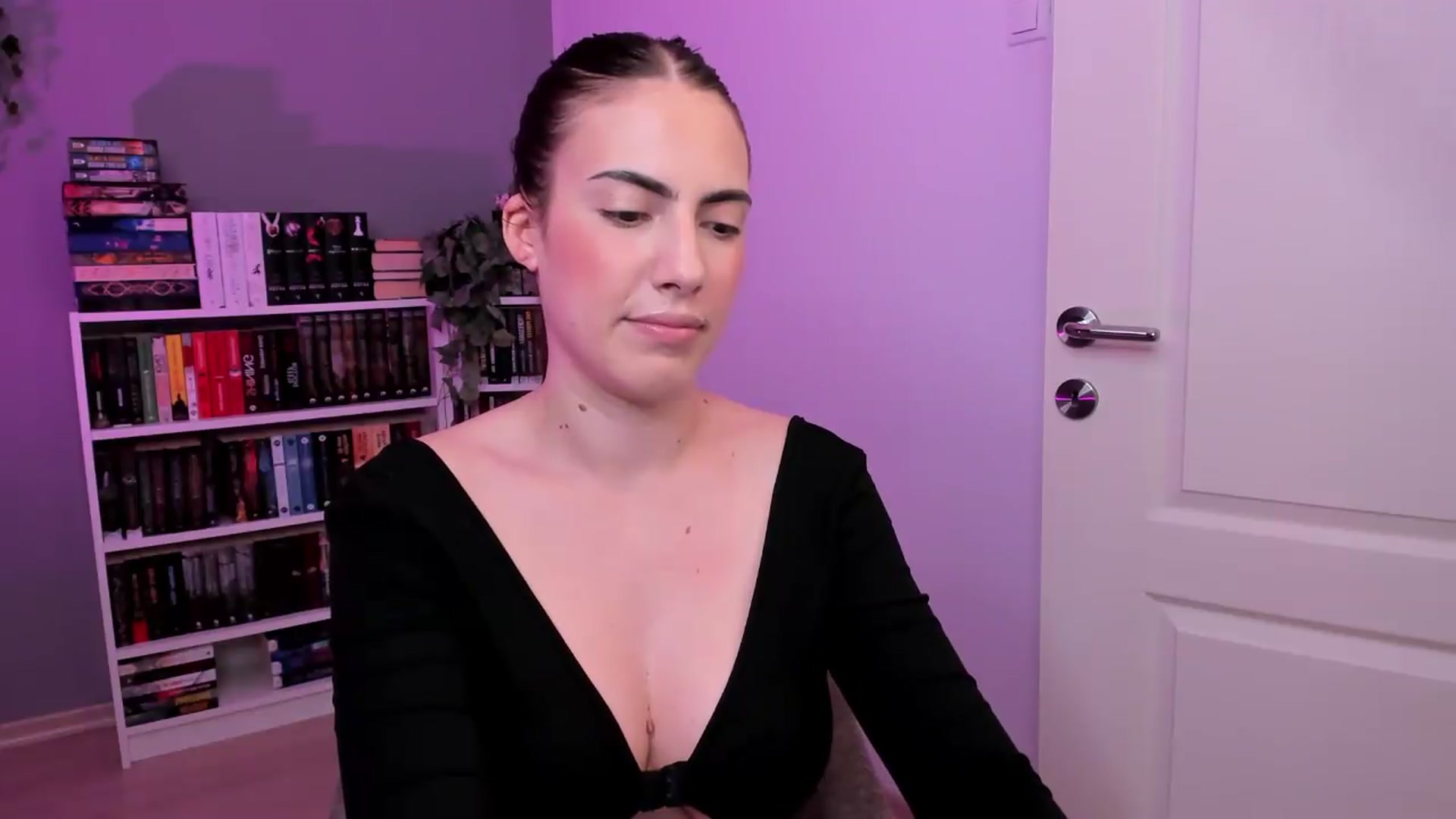 Gallery image thumbnail from ScarletHeart's myfreecams stream on, 08/11/2026, 20:59 image 5 of 20