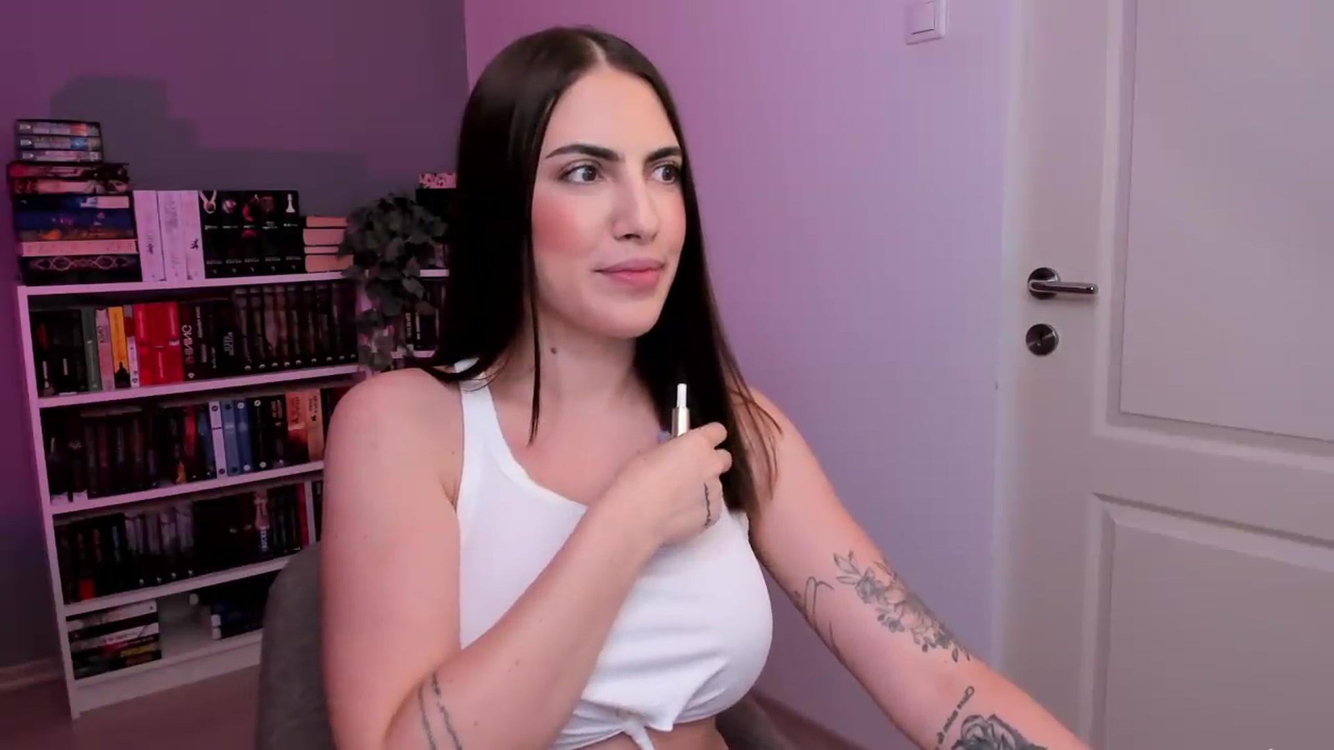 Gallery image thumbnail from ScarletHeart's myfreecams stream on, 08/13/2026, 19:06 image 16 of 20
