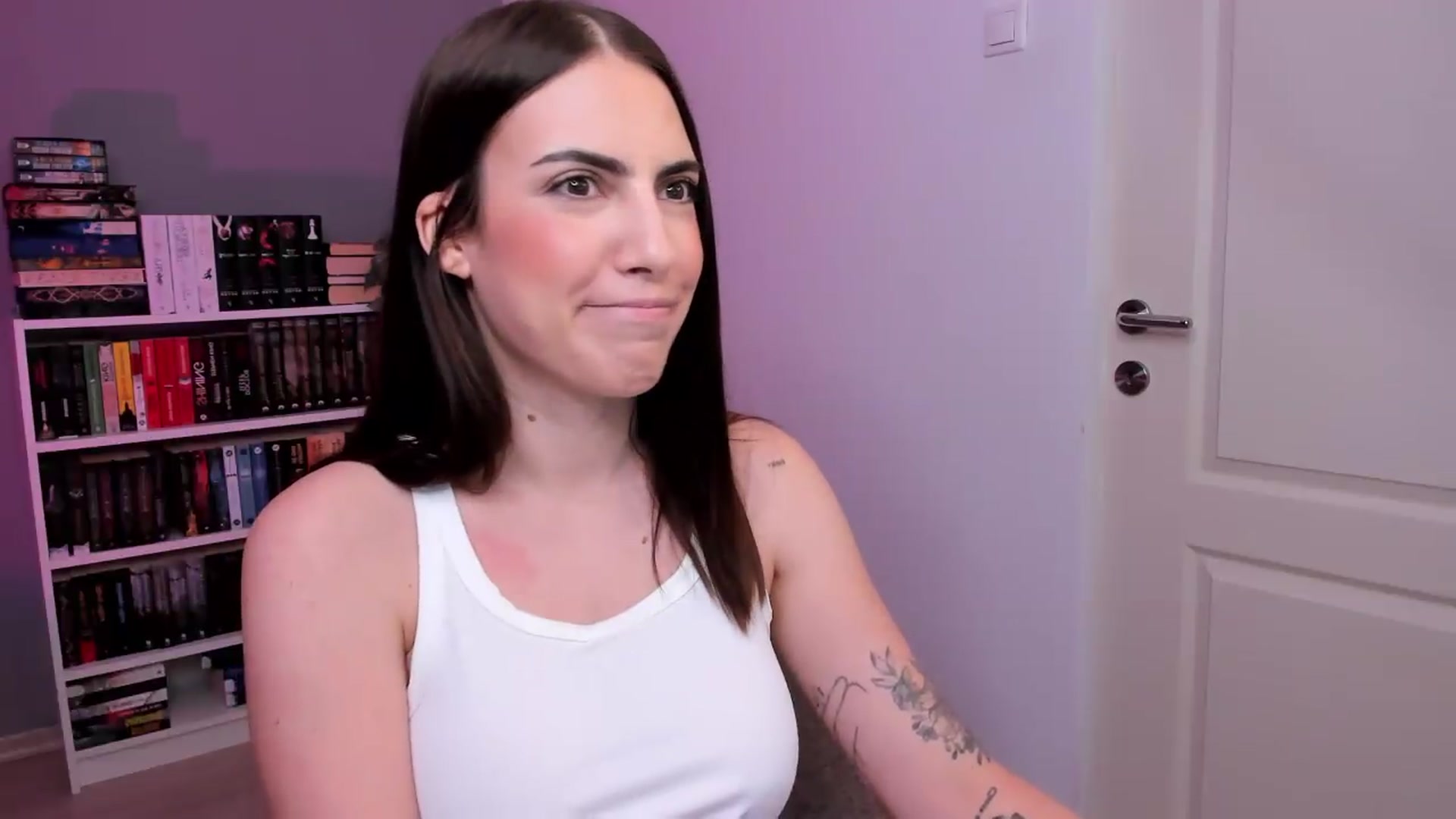 Gallery image thumbnail from ScarletHeart's myfreecams stream on, 08/13/2026, 19:06 image 11 of 20