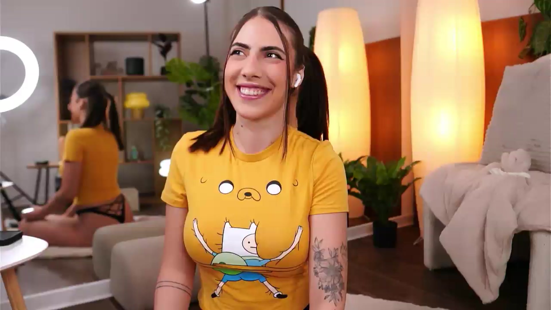 Gallery image thumbnail from ScarletHeart's myfreecams stream on, 08/26/2026, 19:42 image 1 of 20