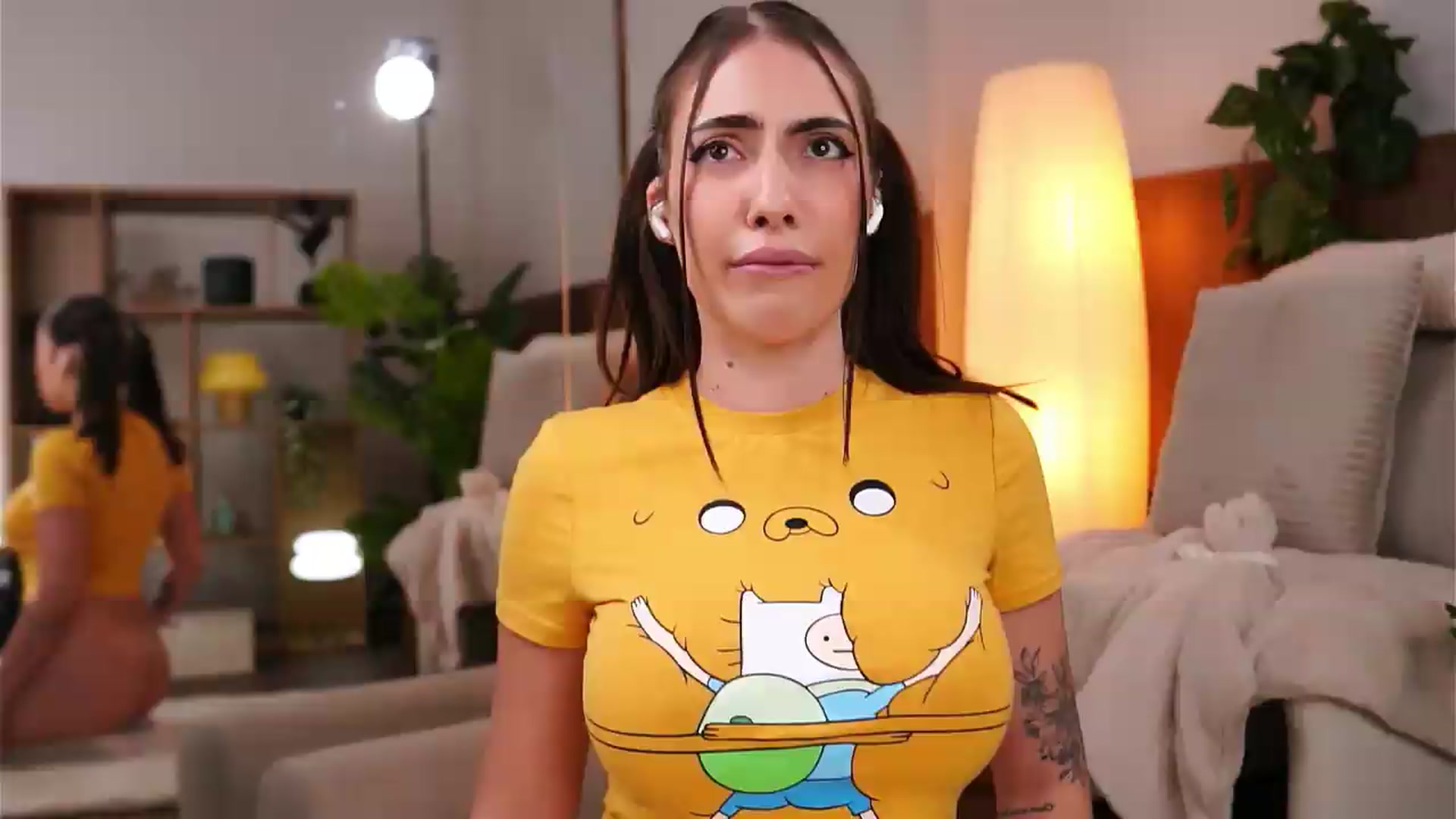 Gallery image thumbnail from ScarletHeart's myfreecams stream on, 08/27/2026, 03:31 image 13 of 20