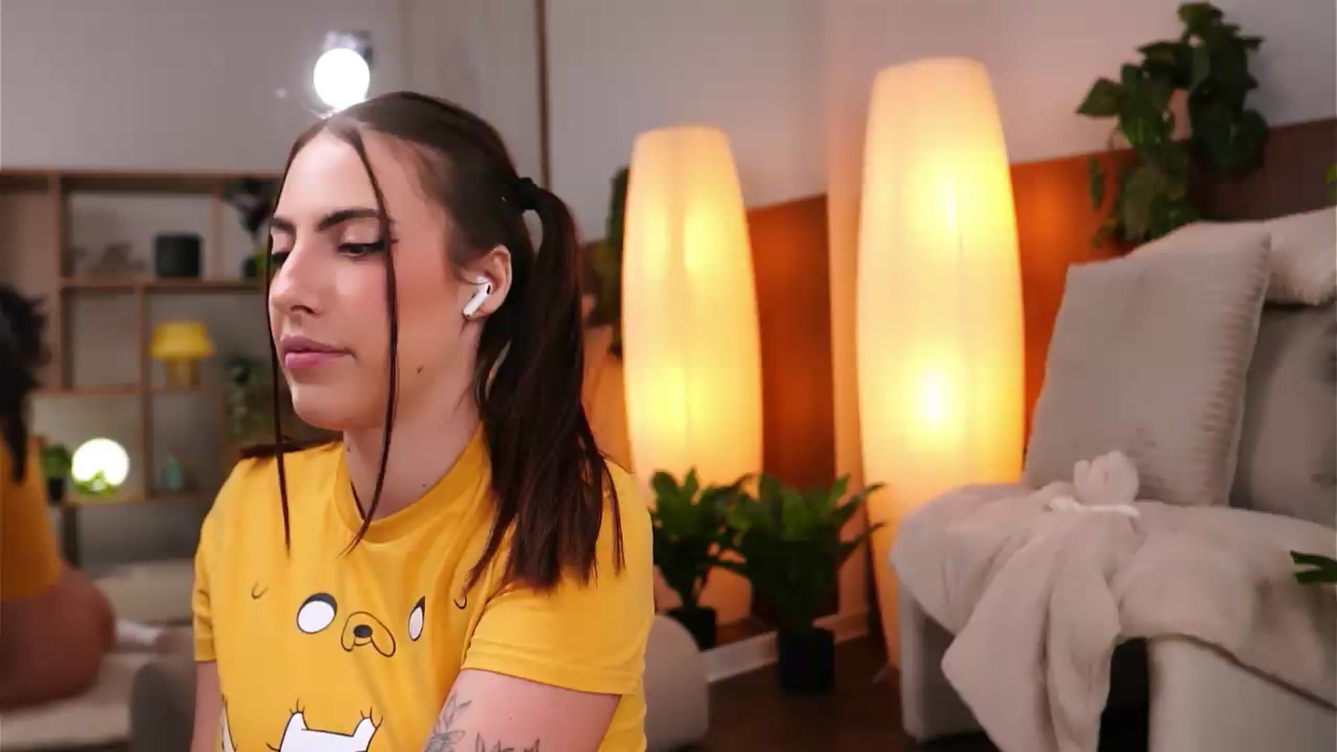 Gallery image thumbnail from ScarletHeart's myfreecams stream on, 08/27/2026, 03:31 image 7 of 20
