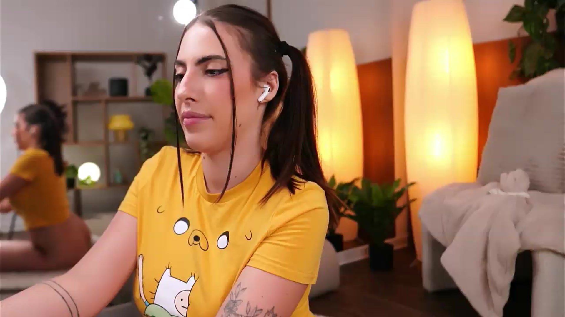 Gallery image thumbnail from ScarletHeart's myfreecams stream on, 08/27/2026, 03:31 image 2 of 20