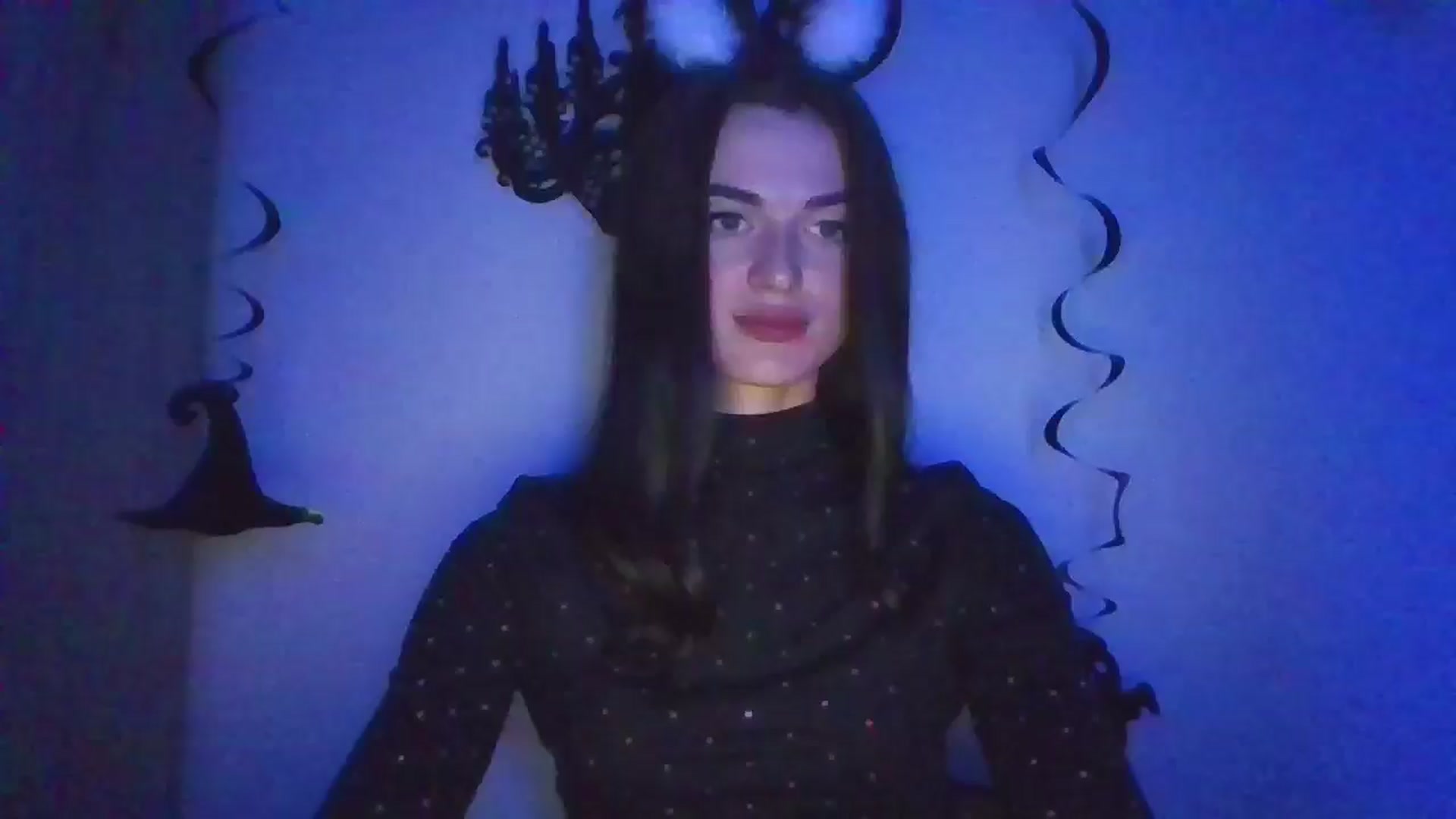 Gallery image thumbnail from Scarlet_flo's myfreecams stream on, 10/26/2024, 19:28 image 17 of 20
