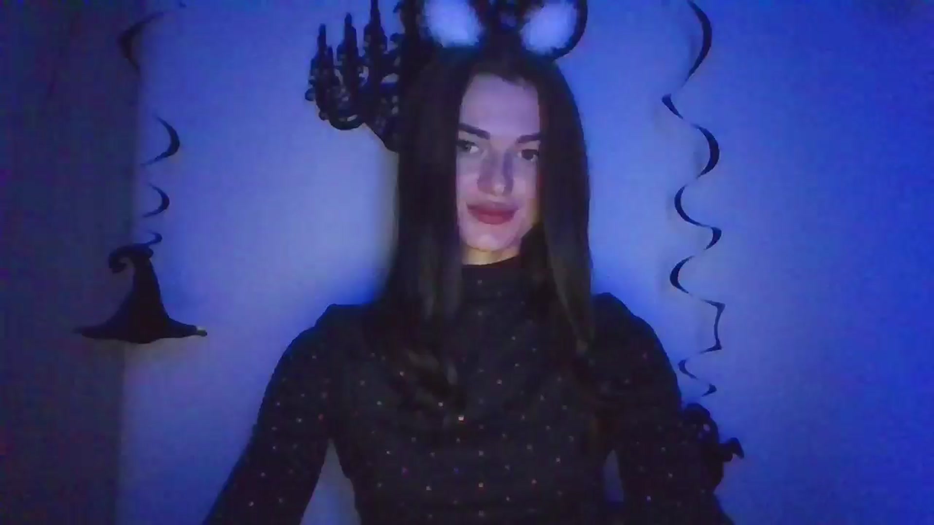 Gallery image thumbnail from Scarlet_flo's myfreecams stream on, 10/26/2024, 19:28 image 10 of 20