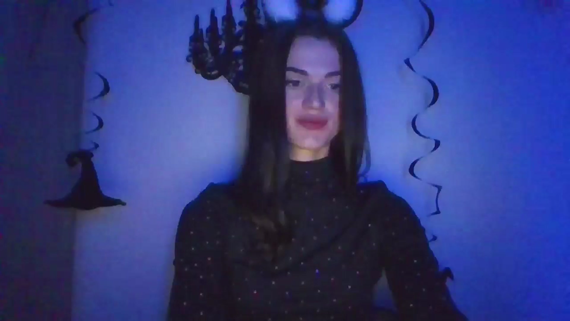 Gallery image thumbnail from Scarlet_flo's myfreecams stream on, 10/26/2024, 19:28 image 13 of 20