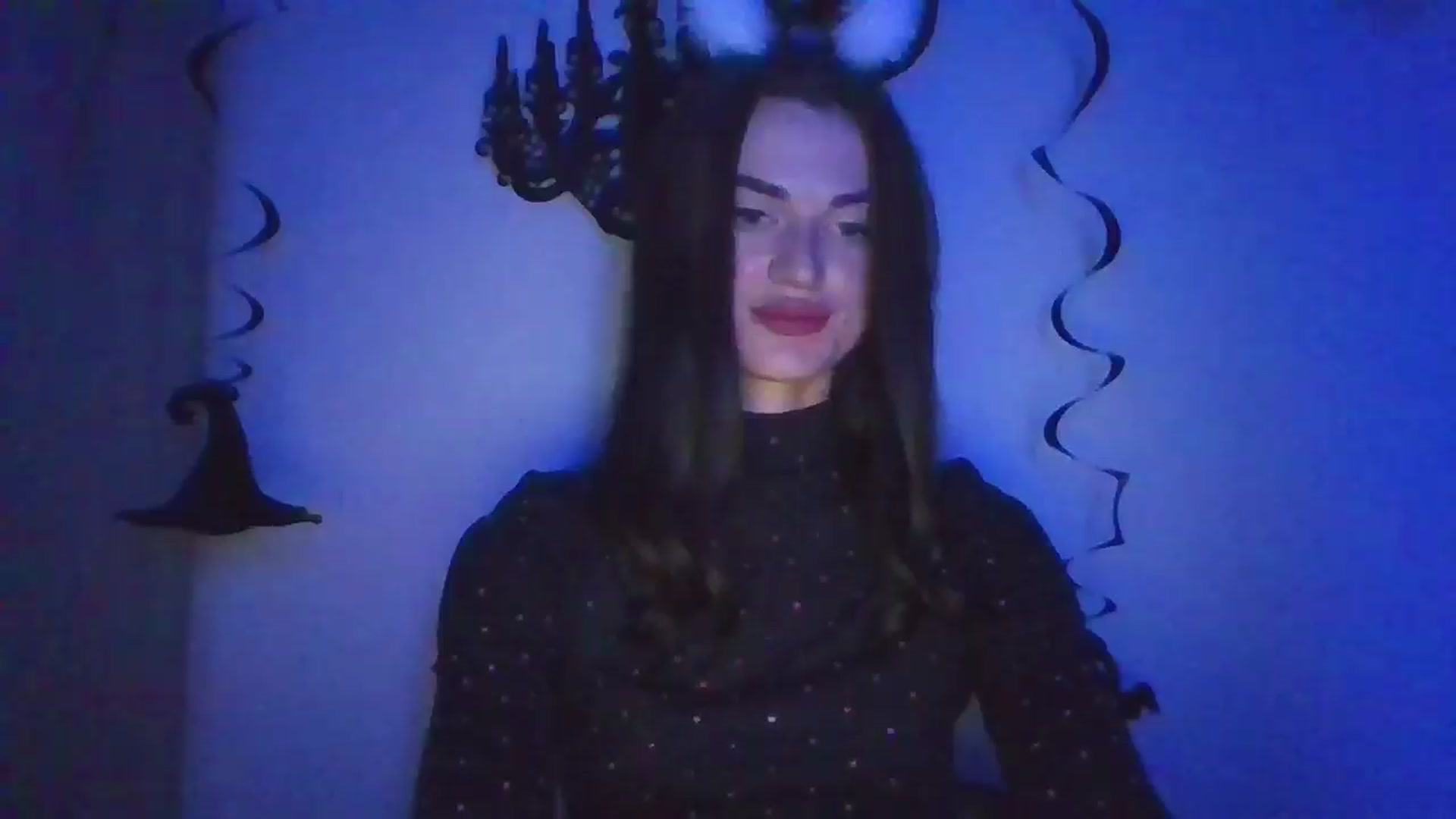 Gallery image thumbnail from Scarlet_flo's myfreecams stream on, 10/26/2024, 19:28 image 9 of 20