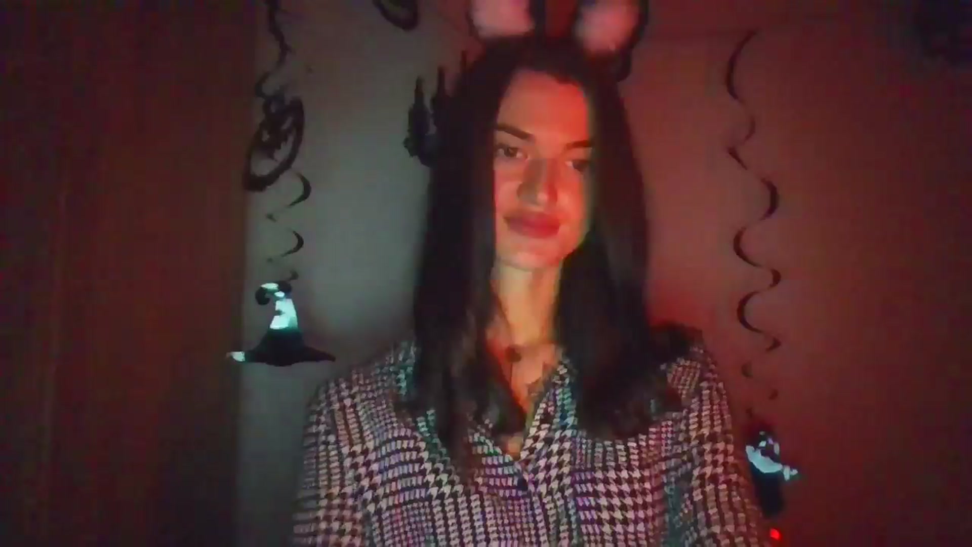 Gallery image thumbnail from Scarlet_flo's myfreecams stream on, 10/27/2024, 17:16 image 19 of 20