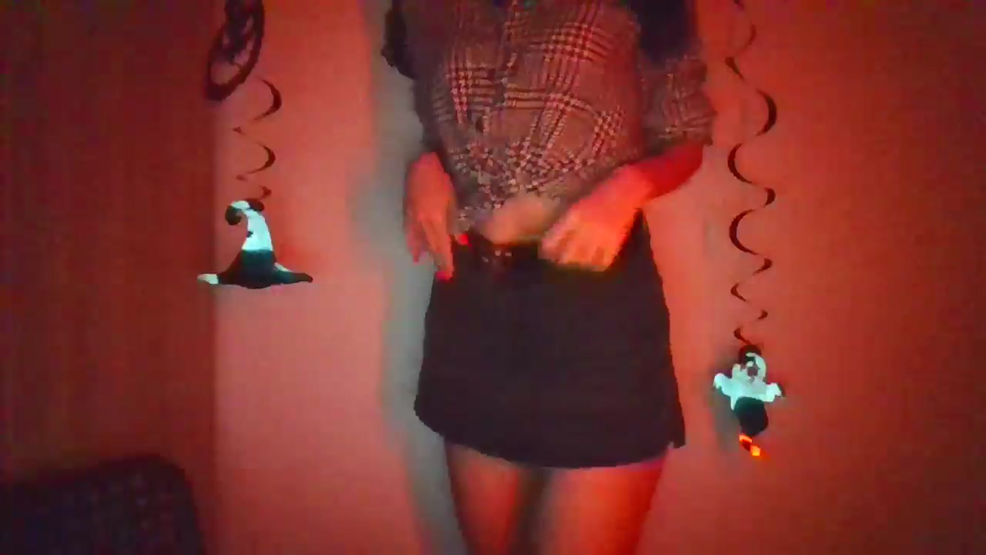 Gallery image thumbnail from Scarlet_flo's myfreecams stream on, 10/27/2024, 17:16 image 18 of 20