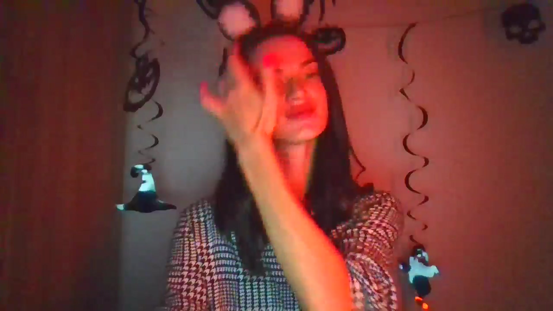 Gallery image thumbnail from Scarlet_flo's myfreecams stream on, 10/27/2024, 17:16 image 10 of 20