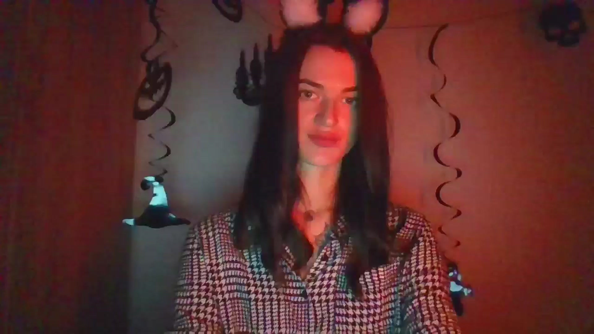 Gallery image thumbnail from Scarlet_flo's myfreecams stream on, 10/27/2024, 17:16 image 17 of 20