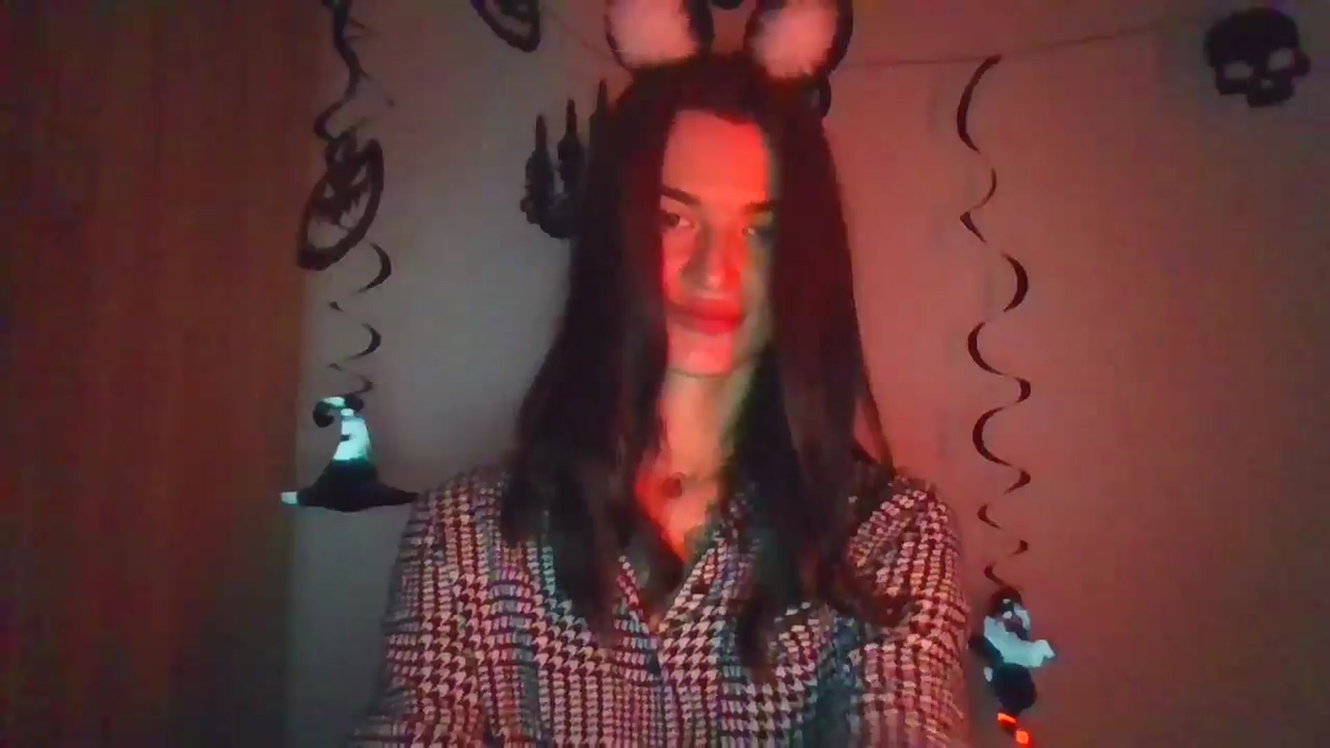 Gallery image thumbnail from Scarlet_flo's myfreecams stream on, 10/27/2024, 17:16 image 9 of 20