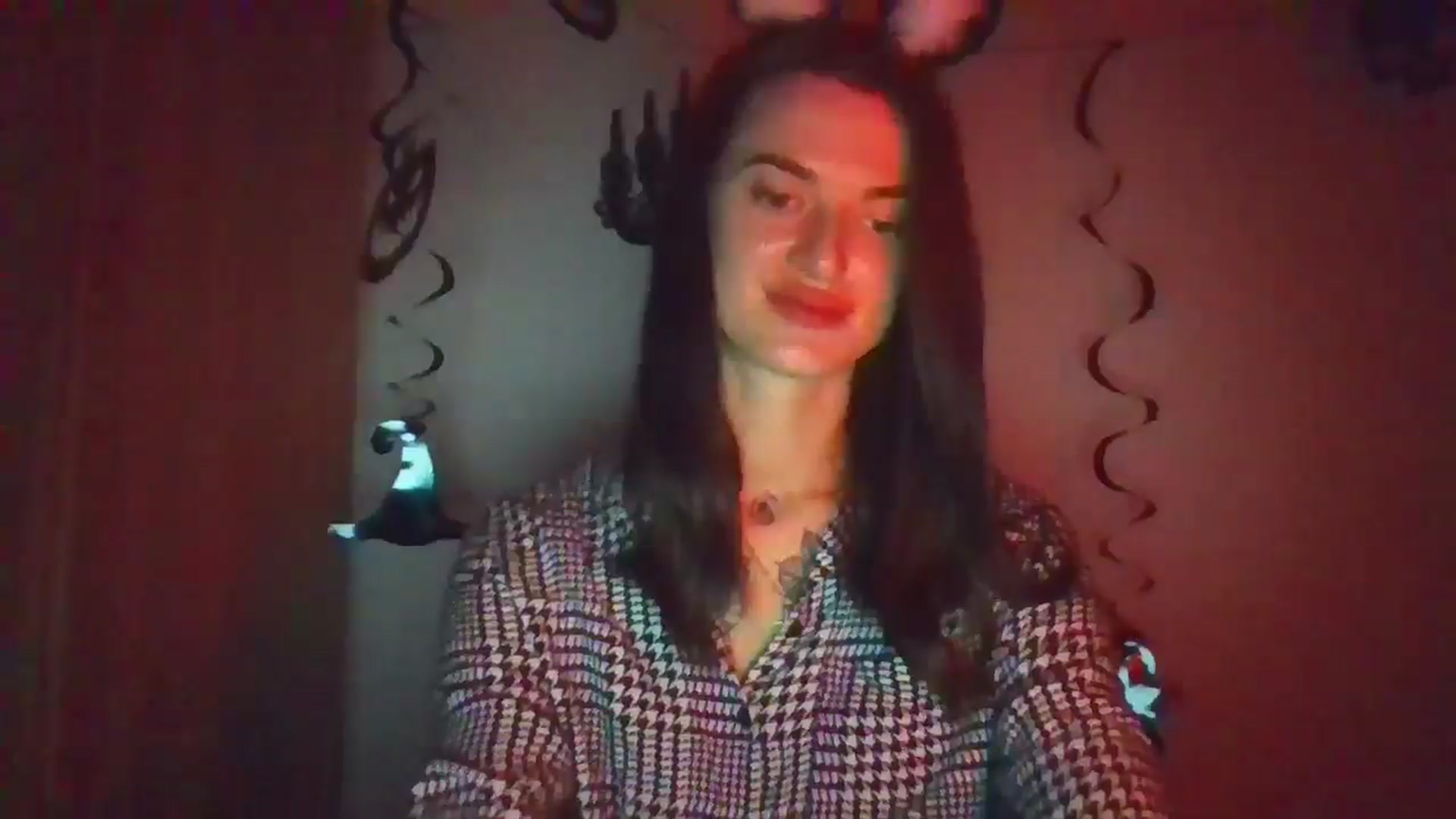 Gallery image thumbnail from Scarlet_flo's myfreecams stream on, 10/27/2024, 19:22 image 18 of 20