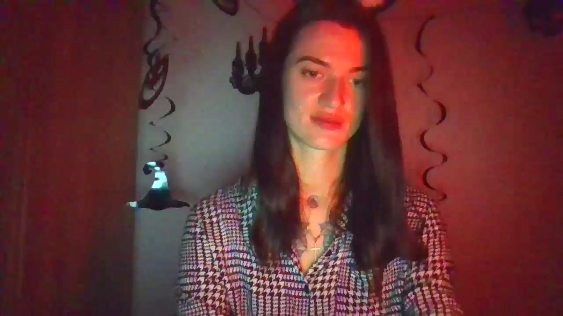 Gallery image thumbnail from Scarlet_flo's myfreecams stream on, 10/27/2024, 19:22 image 12 of 20