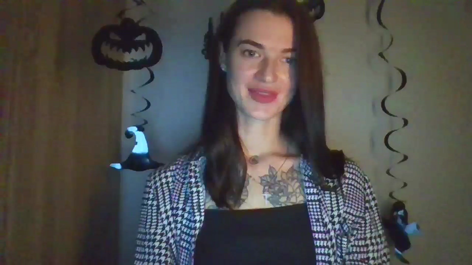 Gallery image thumbnail from Scarlet_flo's myfreecams stream on, 10/28/2024, 01:38 image 2 of 20