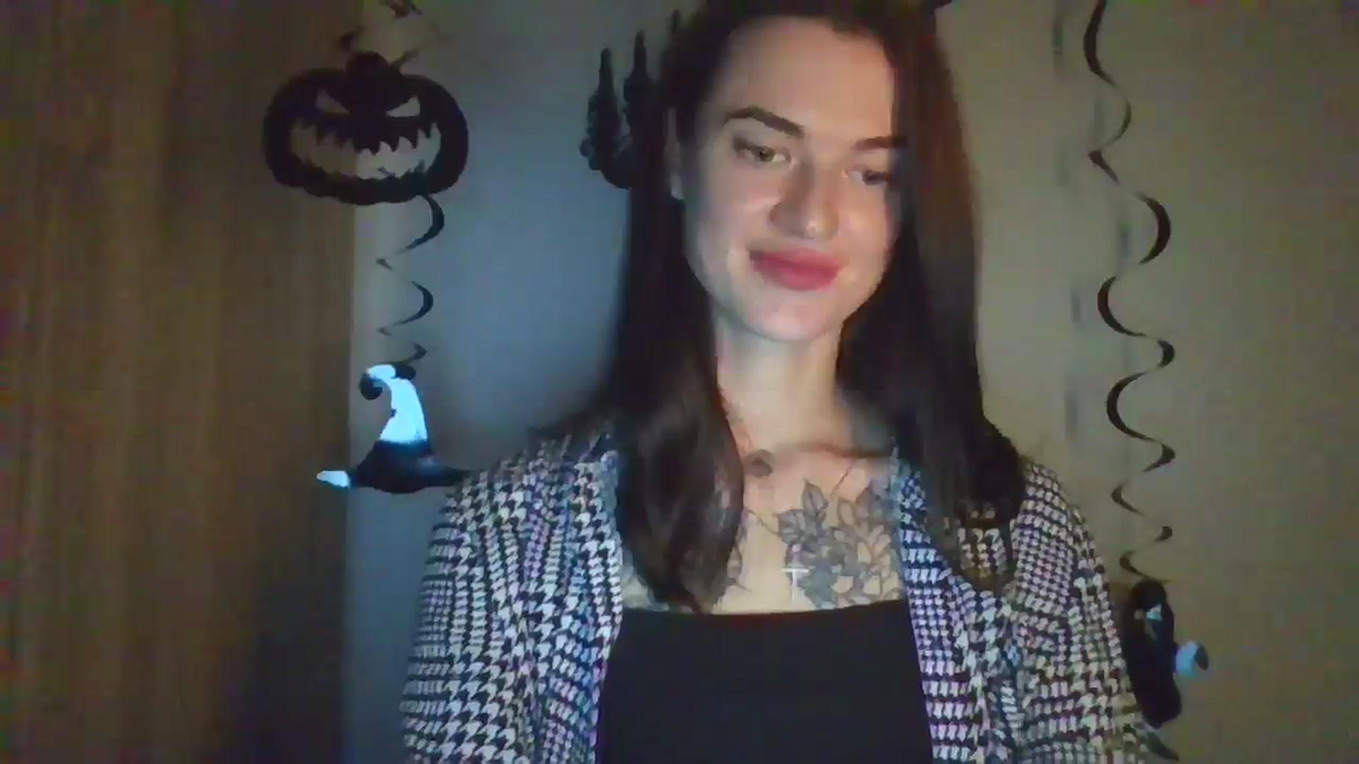 Gallery image thumbnail from Scarlet_flo's myfreecams stream on, 10/28/2024, 01:38 image 6 of 20