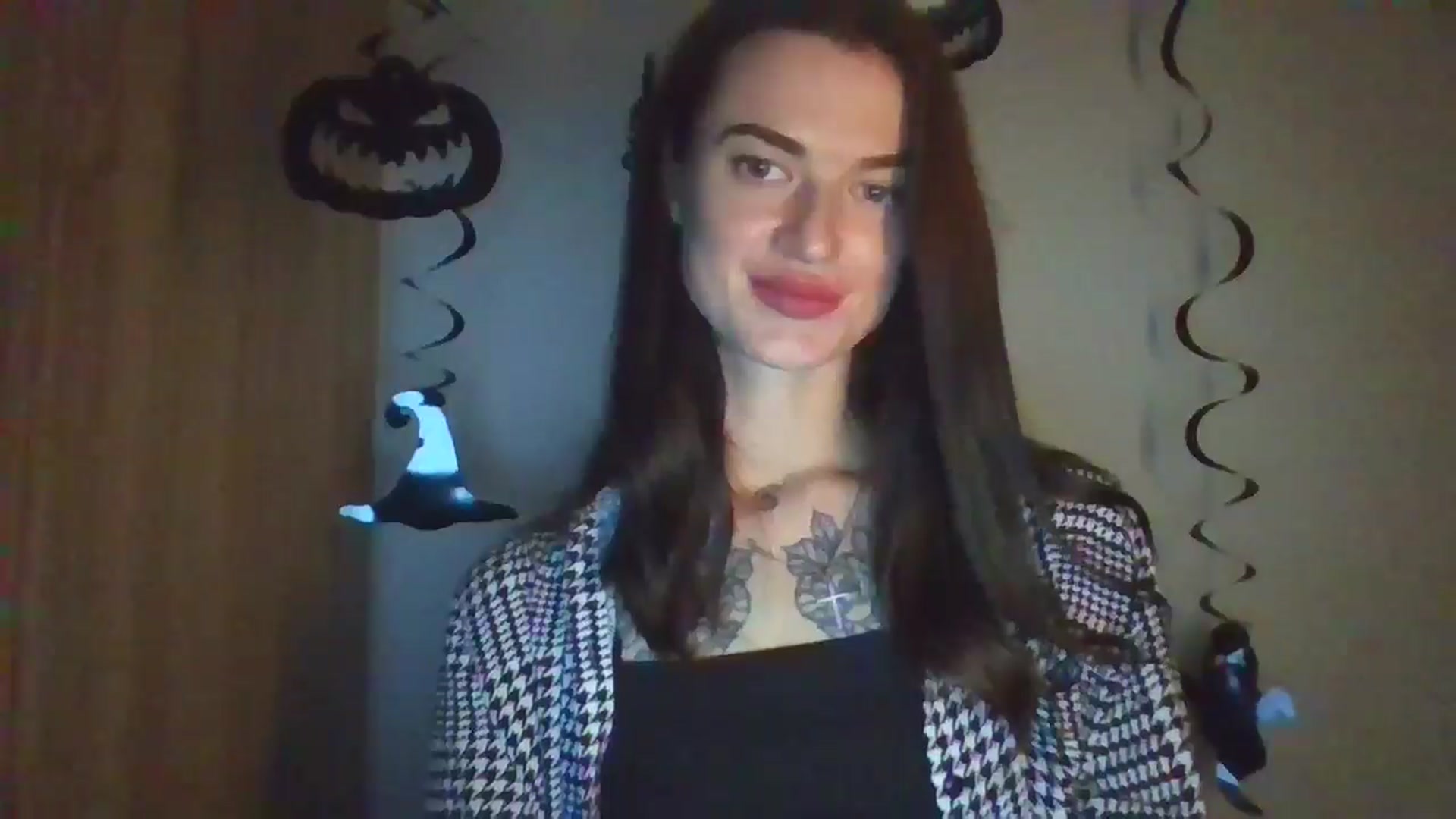 Gallery image thumbnail from Scarlet_flo's myfreecams stream on, 10/28/2024, 01:38 image 17 of 20