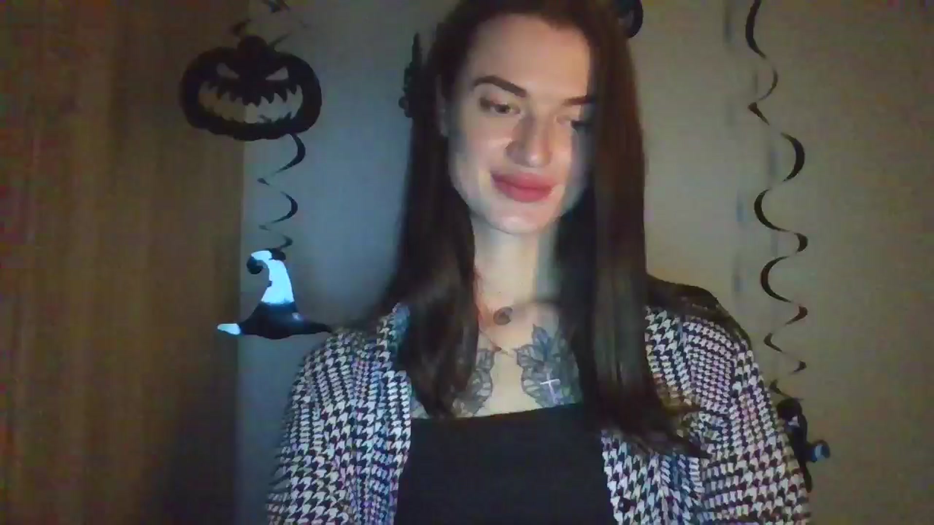 Gallery image thumbnail from Scarlet_flo's myfreecams stream on, 10/28/2024, 01:38 image 16 of 20
