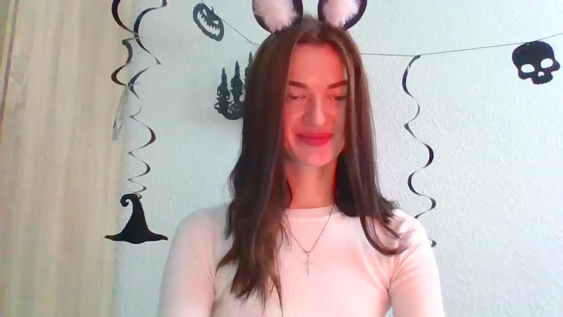 Gallery image thumbnail from Scarlet_flo's myfreecams stream on, 10/31/2024, 15:20 image 9 of 20