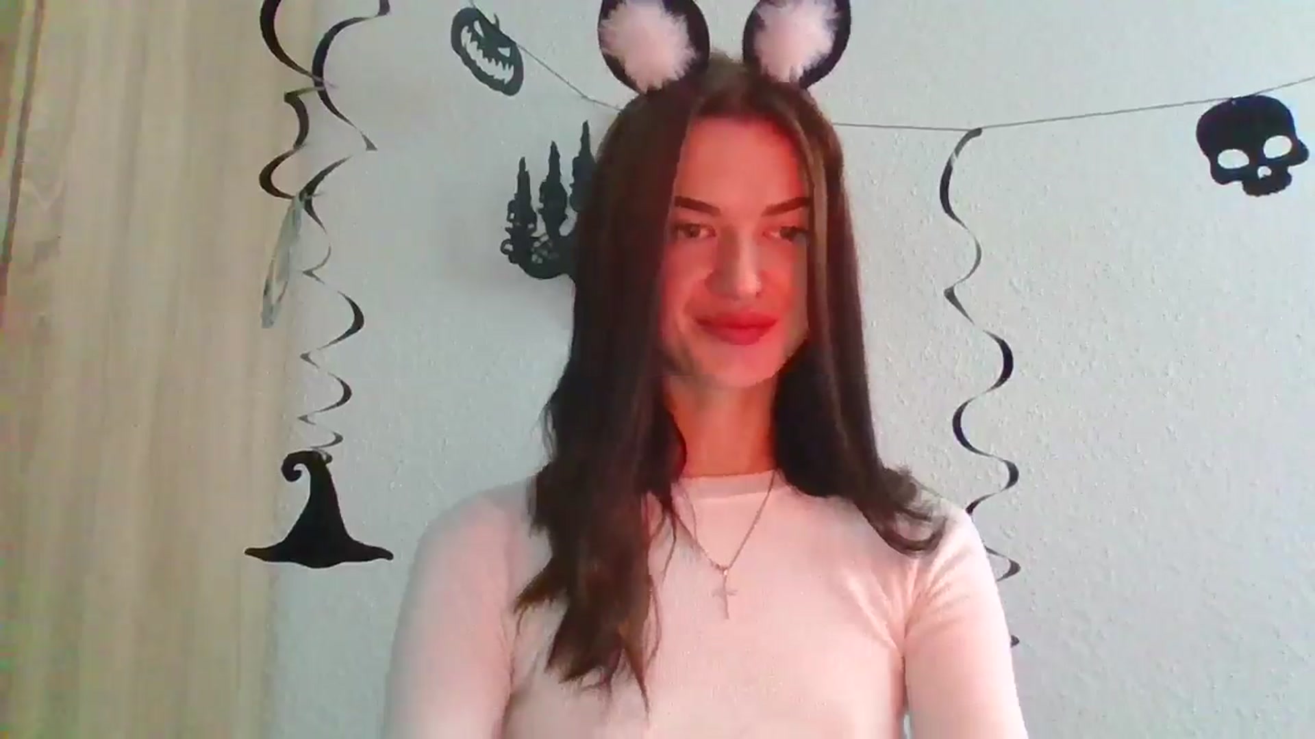 Gallery image thumbnail from Scarlet_flo's myfreecams stream on, 10/31/2024, 15:20 image 19 of 20
