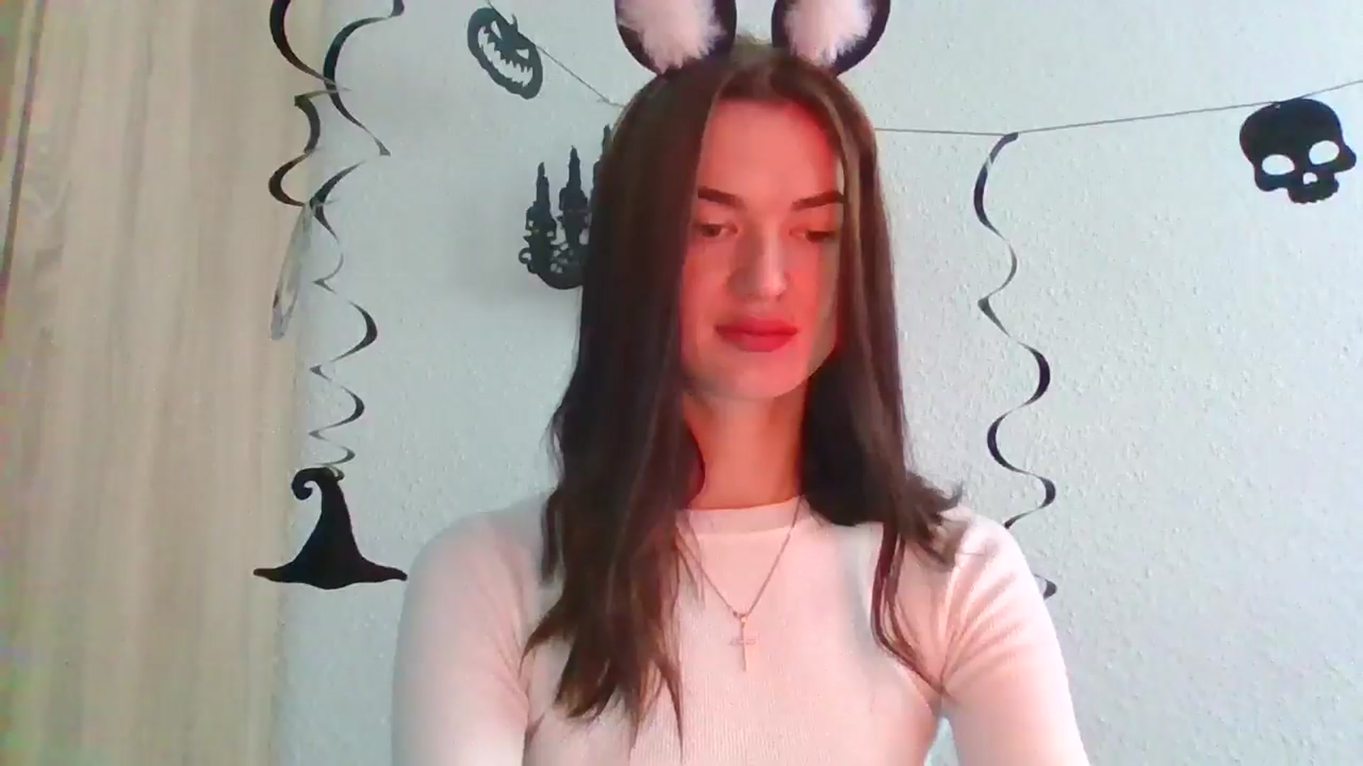 Gallery image thumbnail from Scarlet_flo's myfreecams stream on, 10/31/2024, 15:20 image 10 of 20