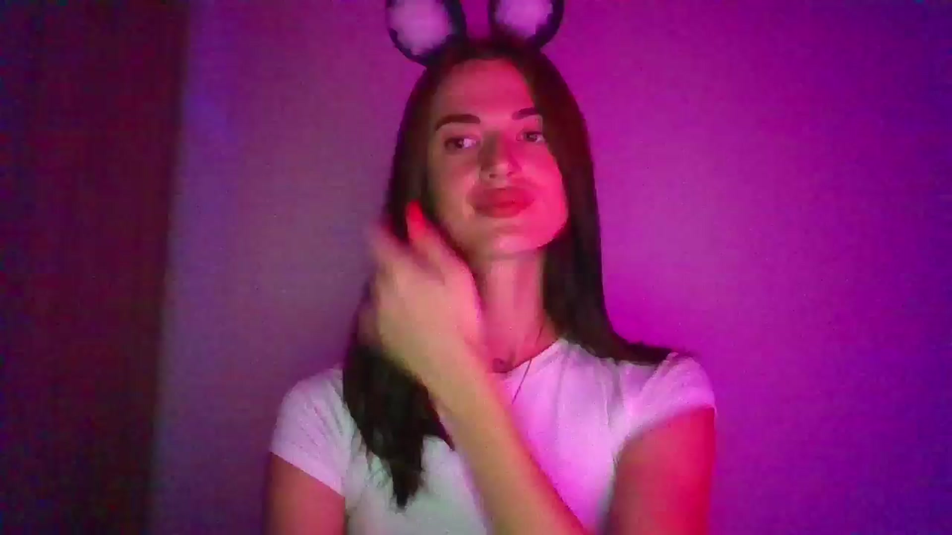 Gallery image thumbnail from Scarlet_flo's myfreecams stream on, 11/04/2024, 24:54 image 1 of 20