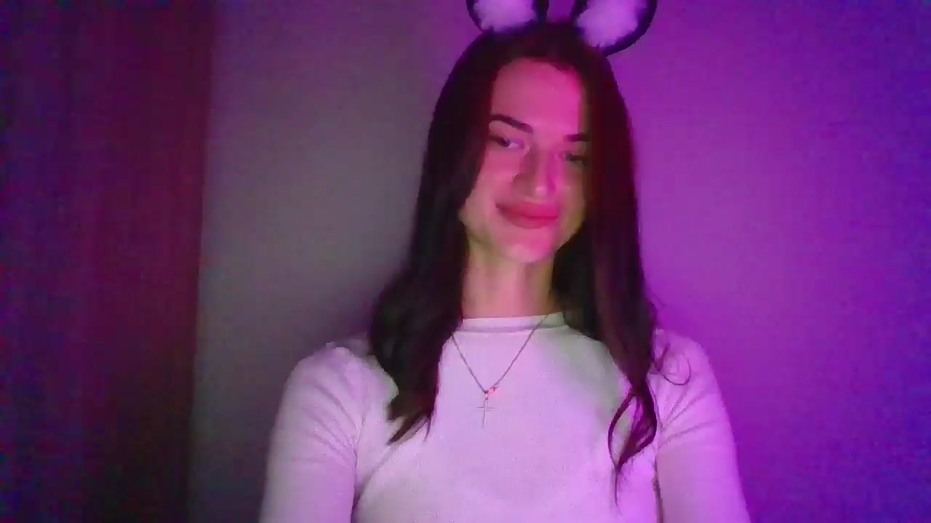 Gallery image thumbnail from Scarlet_flo's myfreecams stream on, 11/05/2024, 24:32 image 16 of 20