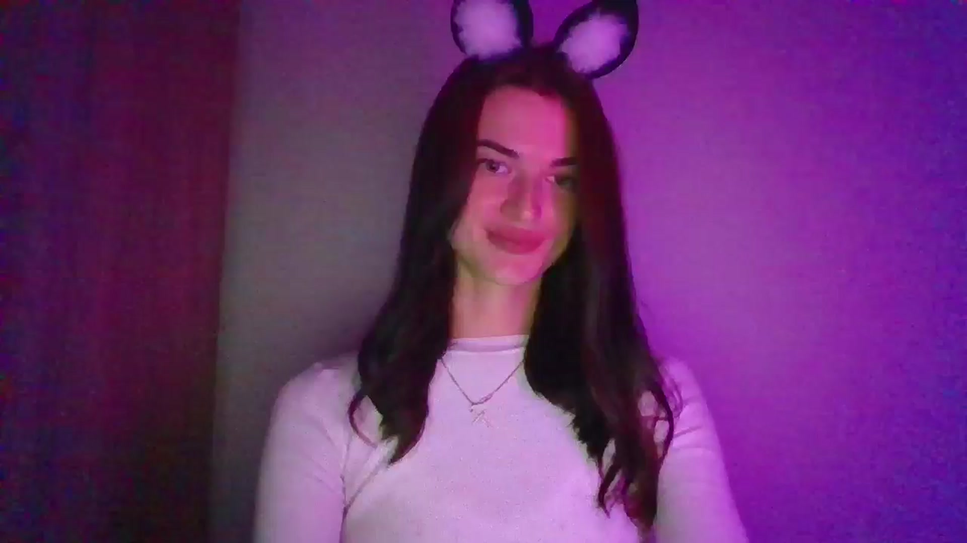Gallery image thumbnail from Scarlet_flo's myfreecams stream on, 11/05/2024, 24:32 image 1 of 20