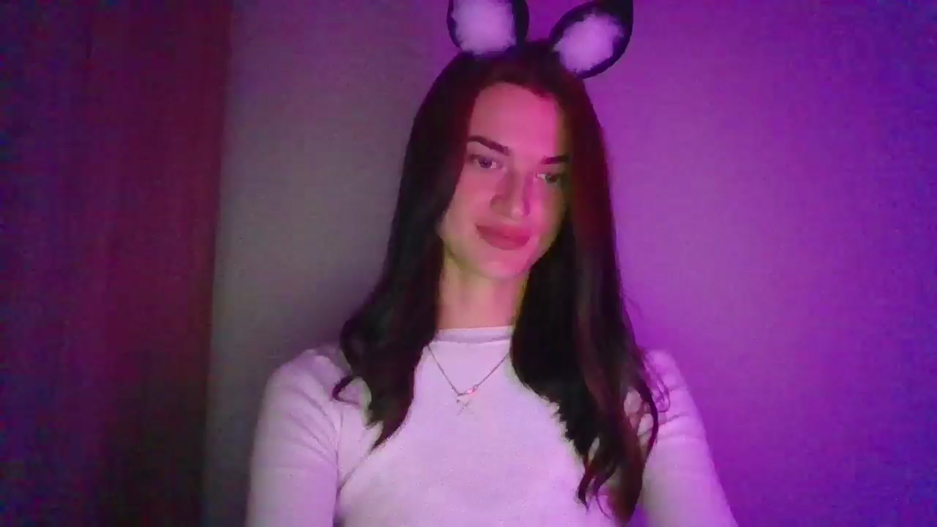Gallery image thumbnail from Scarlet_flo's myfreecams stream on, 11/05/2024, 24:32 image 2 of 20
