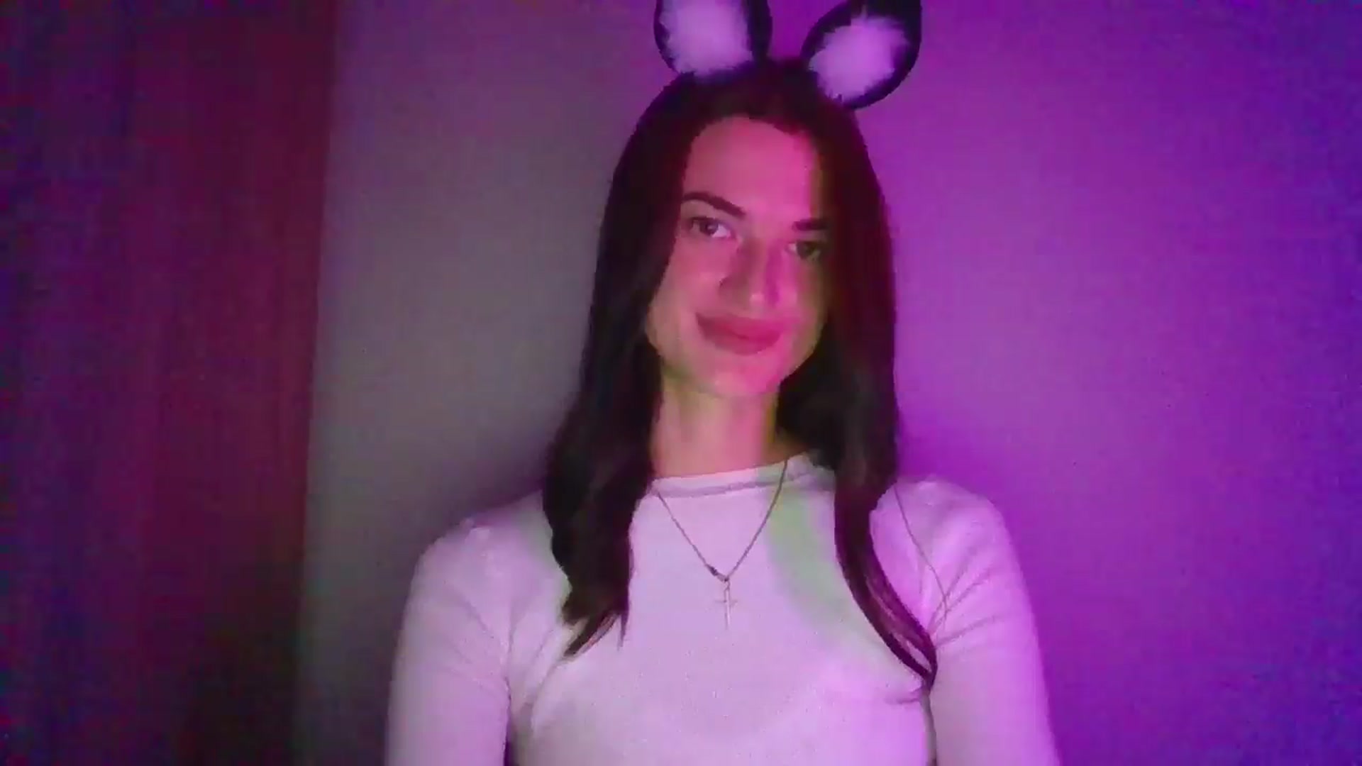 Gallery image thumbnail from Scarlet_flo's myfreecams stream on, 11/05/2024, 24:32 image 9 of 20
