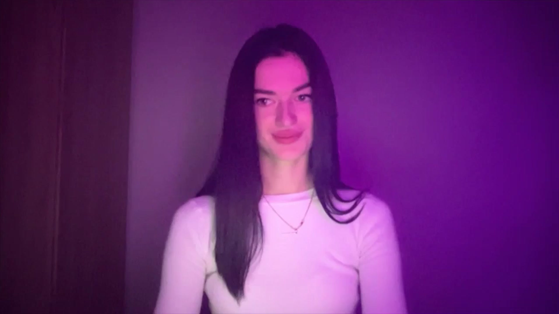 Gallery image thumbnail from Scarlet_flo's myfreecams stream on, 11/09/2024, 17:55 image 19 of 20