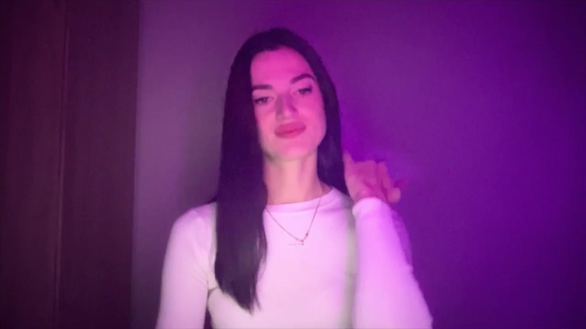 Gallery image thumbnail from Scarlet_flo's myfreecams stream on, 11/09/2024, 17:55 image 9 of 20