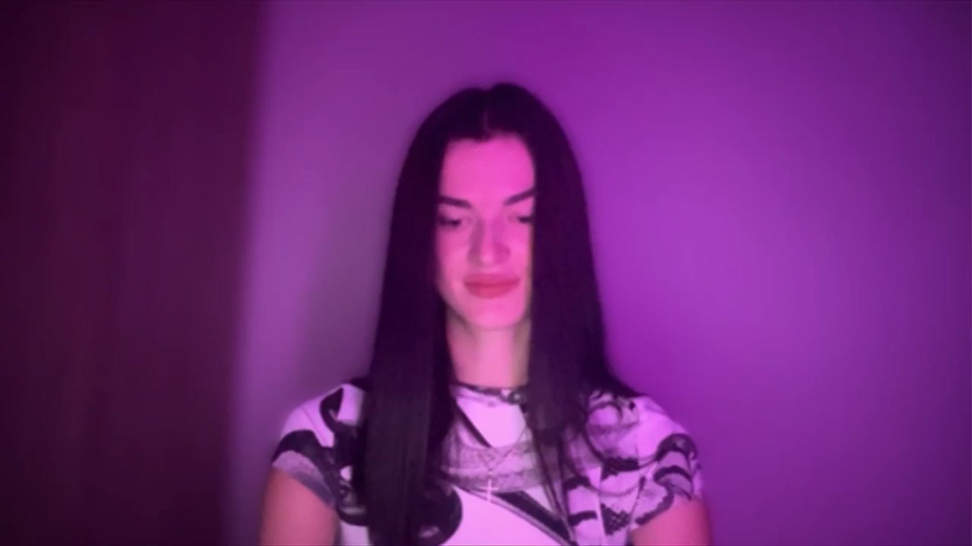 Gallery image thumbnail from Scarlet_flo's myfreecams stream on, 11/10/2024, 16:45 image 12 of 20