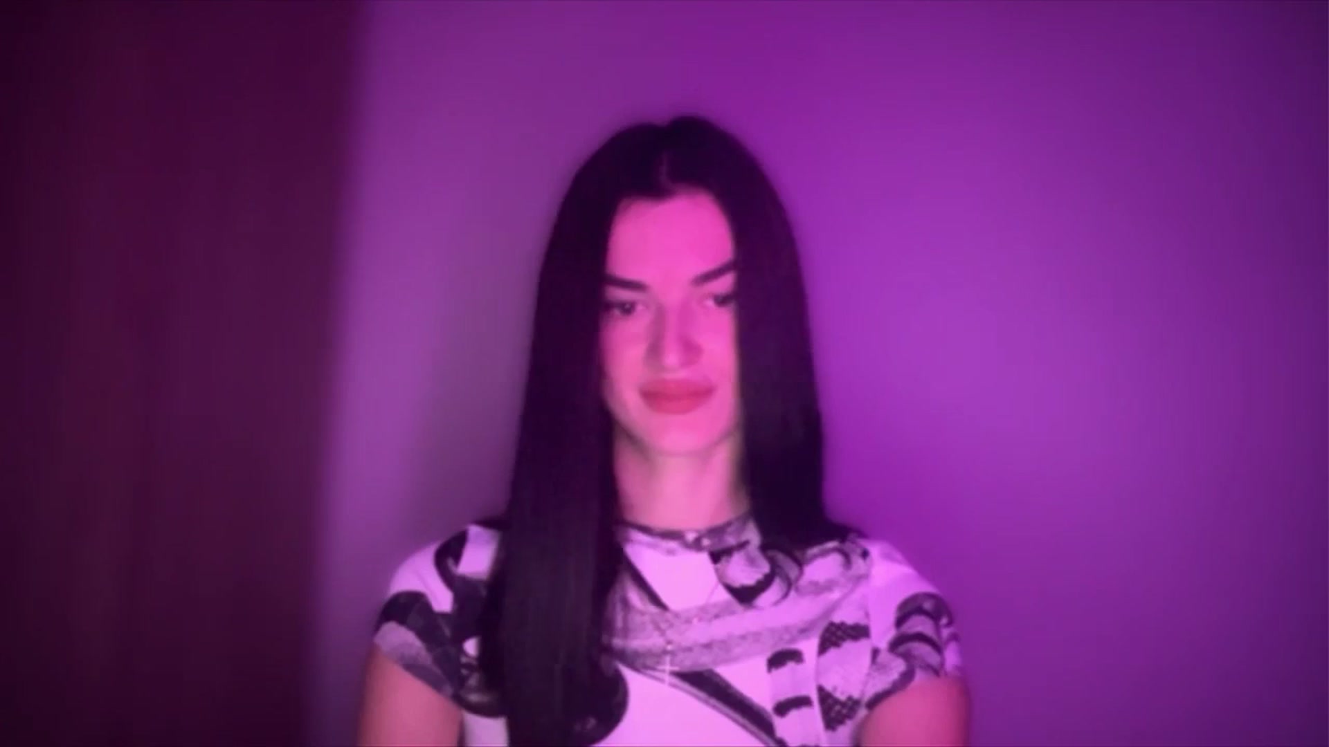 Gallery image thumbnail from Scarlet_flo's myfreecams stream on, 11/10/2024, 16:45 image 9 of 20
