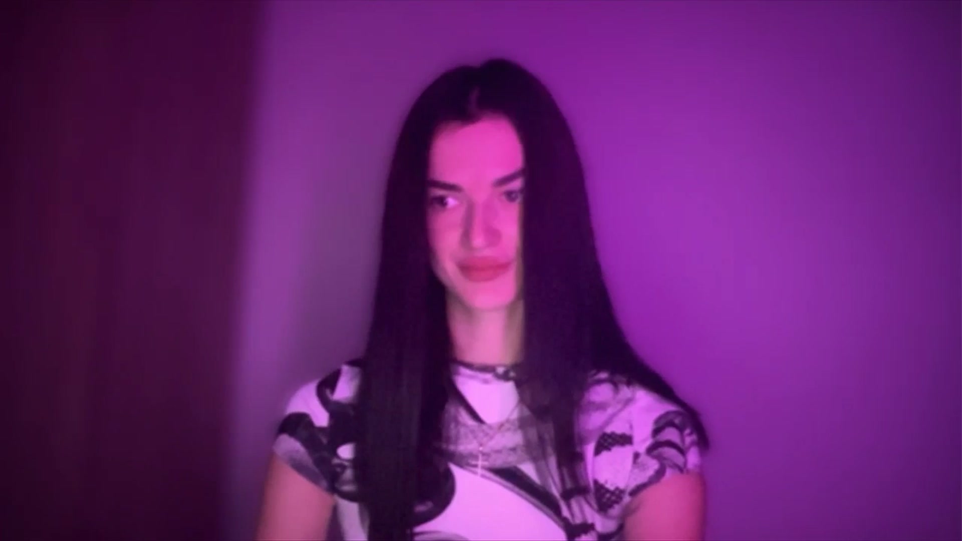 Gallery image thumbnail from Scarlet_flo's myfreecams stream on, 11/10/2024, 16:45 image 19 of 20