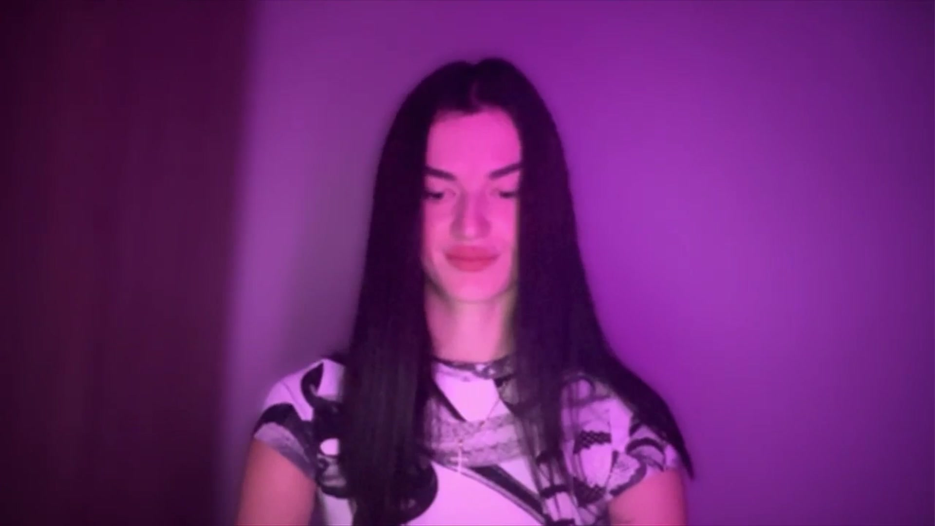 Gallery image thumbnail from Scarlet_flo's myfreecams stream on, 11/10/2024, 16:45 image 20 of 20